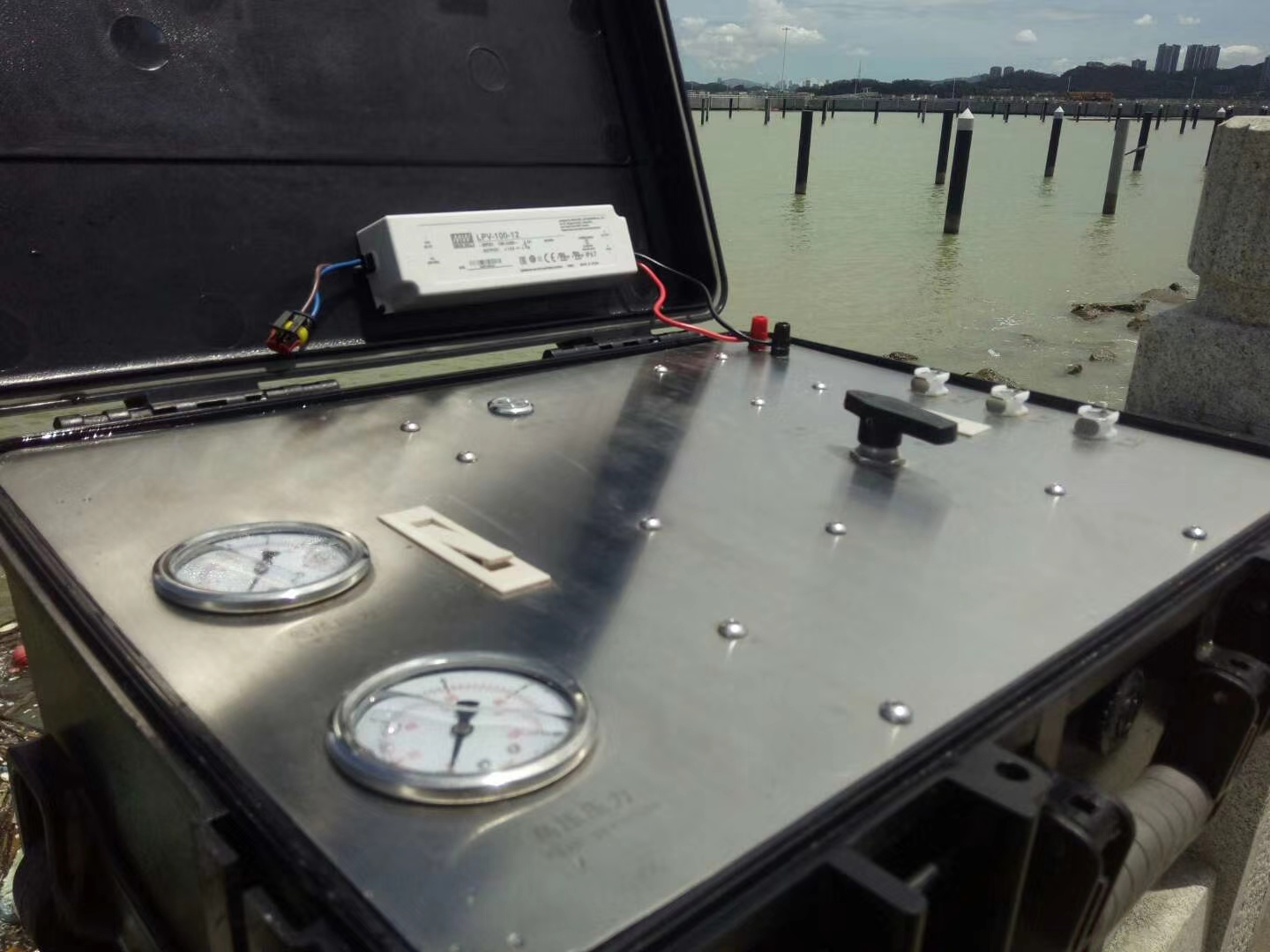 Solar RO water maker for emergency drinking water supply